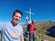 11 Dalla Cima di Mezzeno (2320 m) la nostra meta in alto a dx il Pizzo Farno (2506 m)